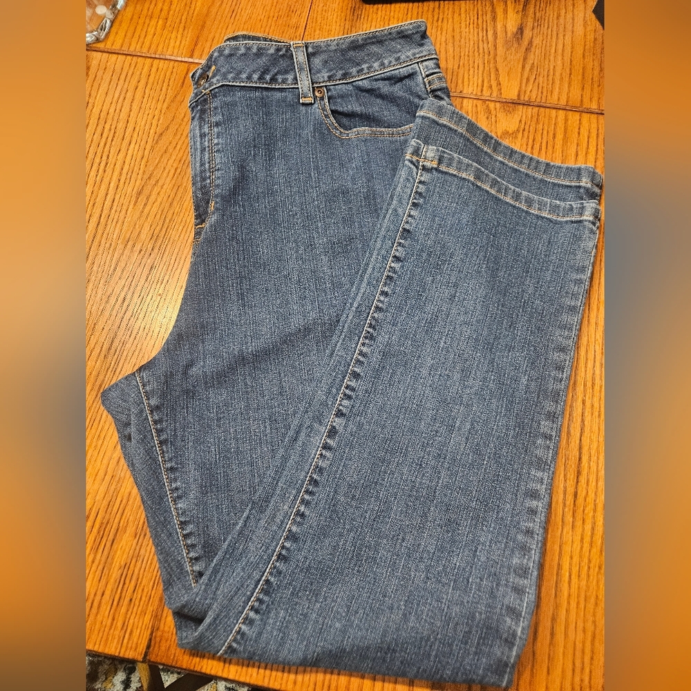 L.L. Bean Straight Leg Blue Jeans Size 18 Petite EUC - Picture 3 of 10